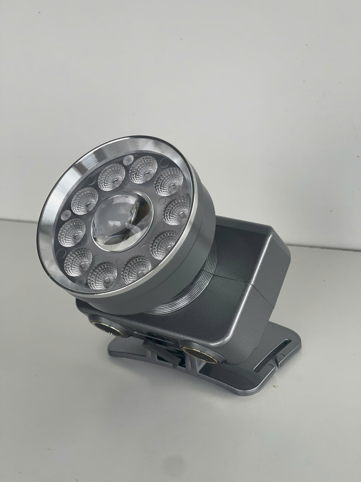 Mặt chóa đèn đội đầu XY-512S với 10 LED quanh viền và LED bi cầu ở giữa
